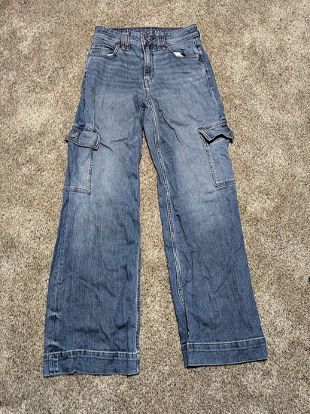 American Eagle Outfitters AE Stretch Super High-Waisted Baggy Cargo Jean Wide